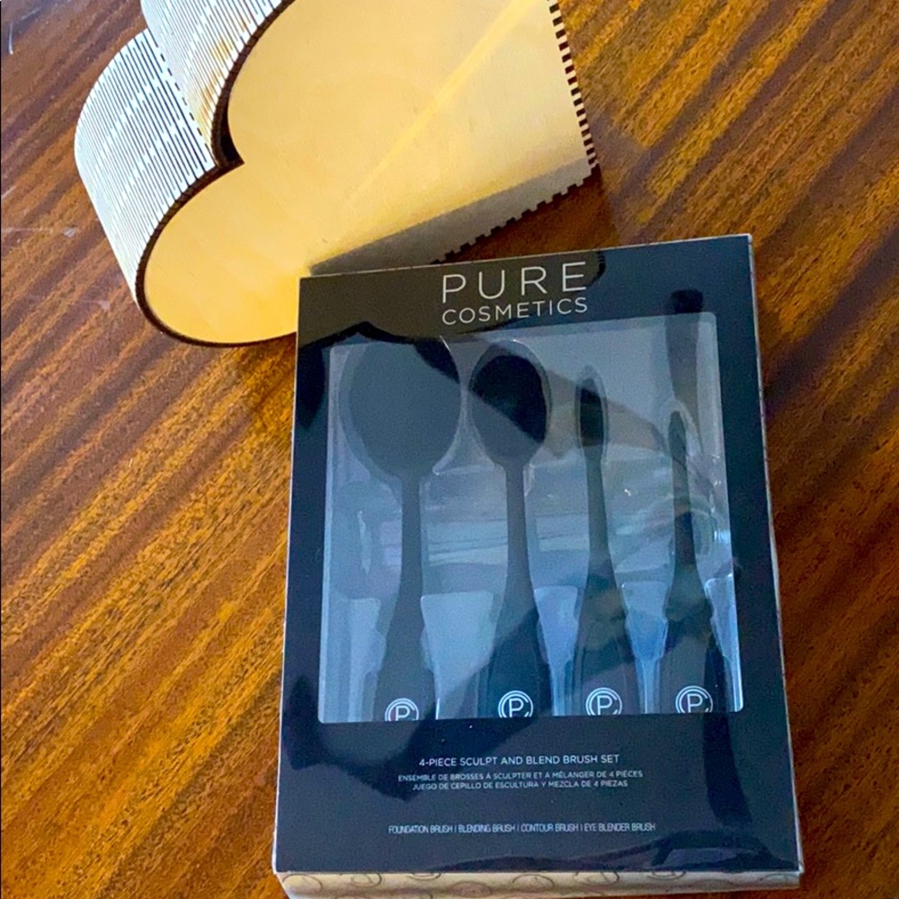Pure Cosmetics 4 piece Brush Set